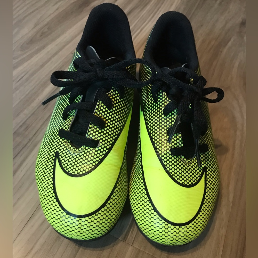 Nike boys cleats size 13